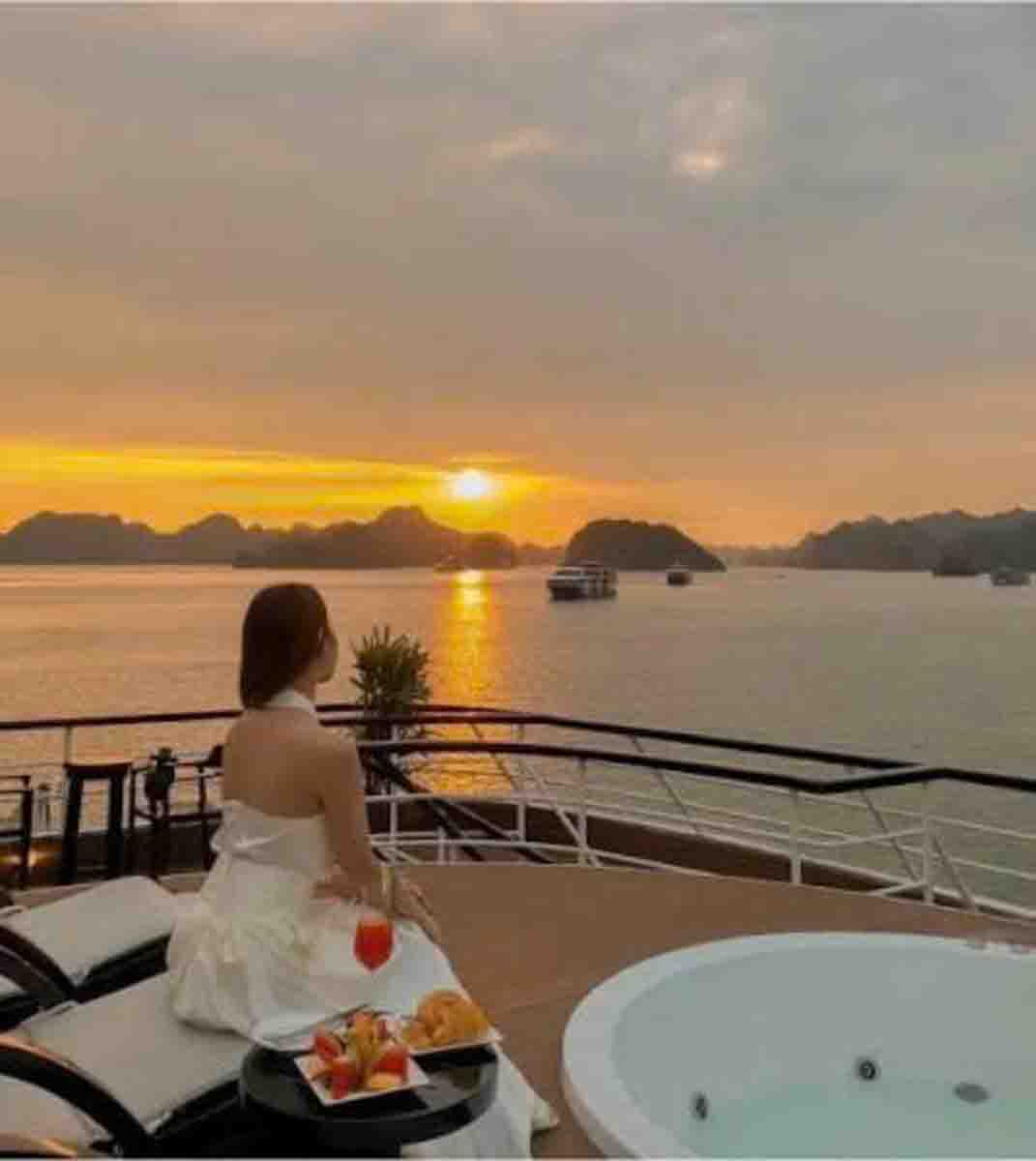 Ảnh 2 - Thuê Tàu Thăm Vịnh Hạ Long – Thông Tin Rõ, So Sánh Giá, Liên Hệ Nhanh